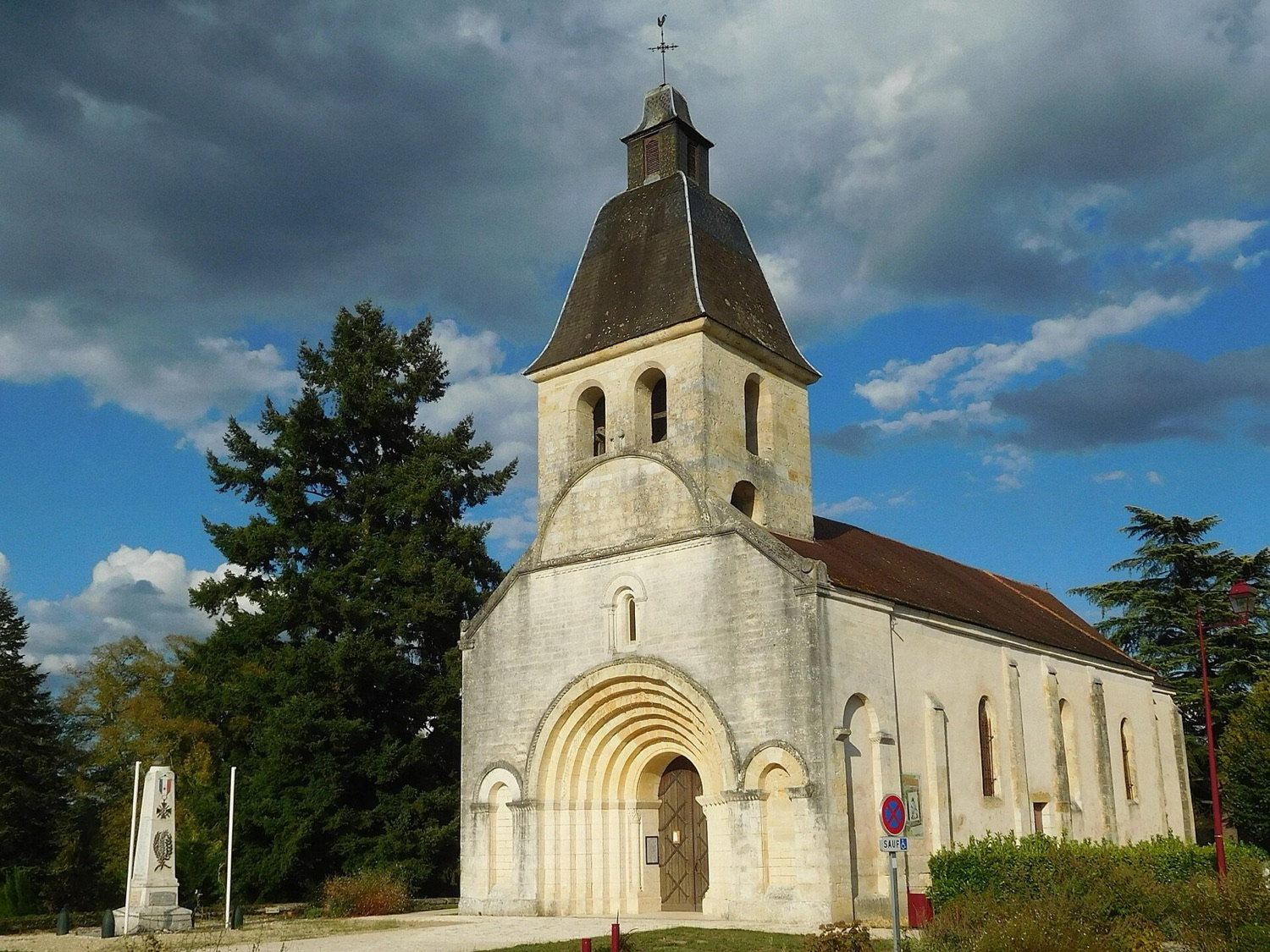 Église de Saint-Médard-de-Mussidan en Dordogne.